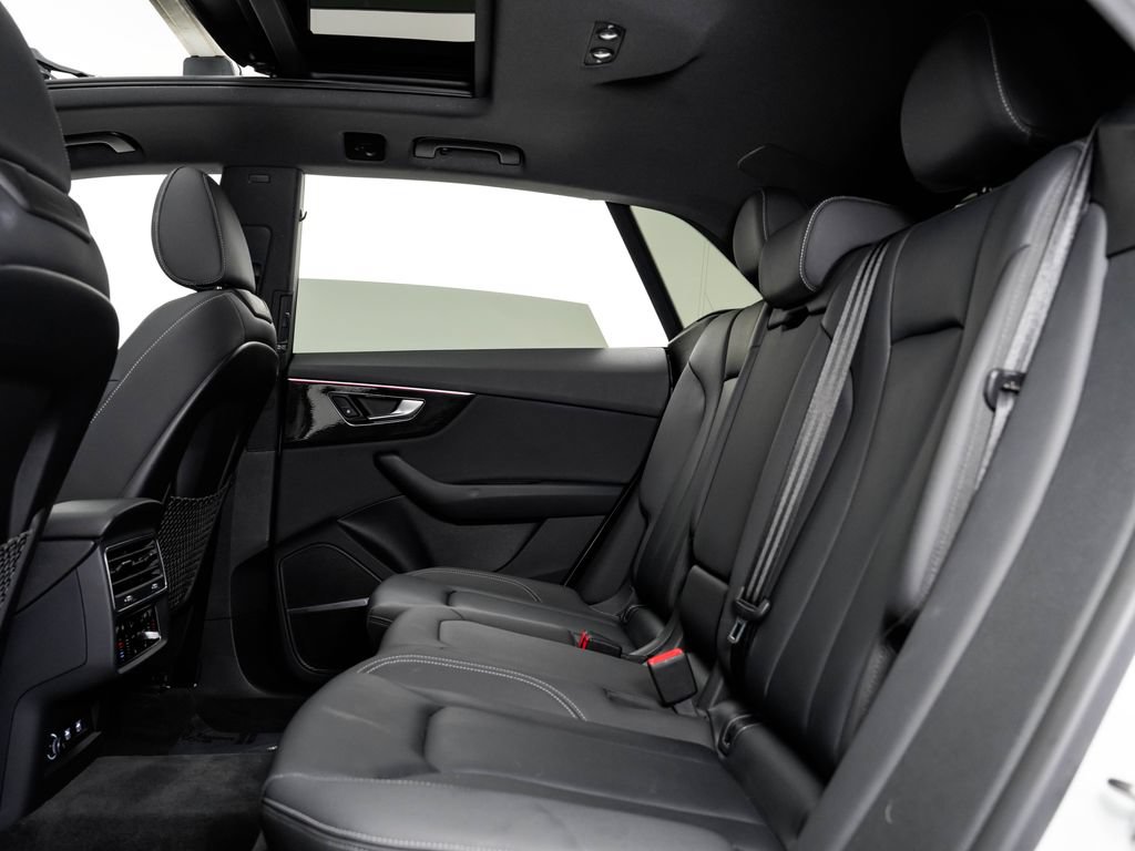 Used 2019 Audi Q8 Premium Plus w/ Premium Plus AWD/4WD image 26