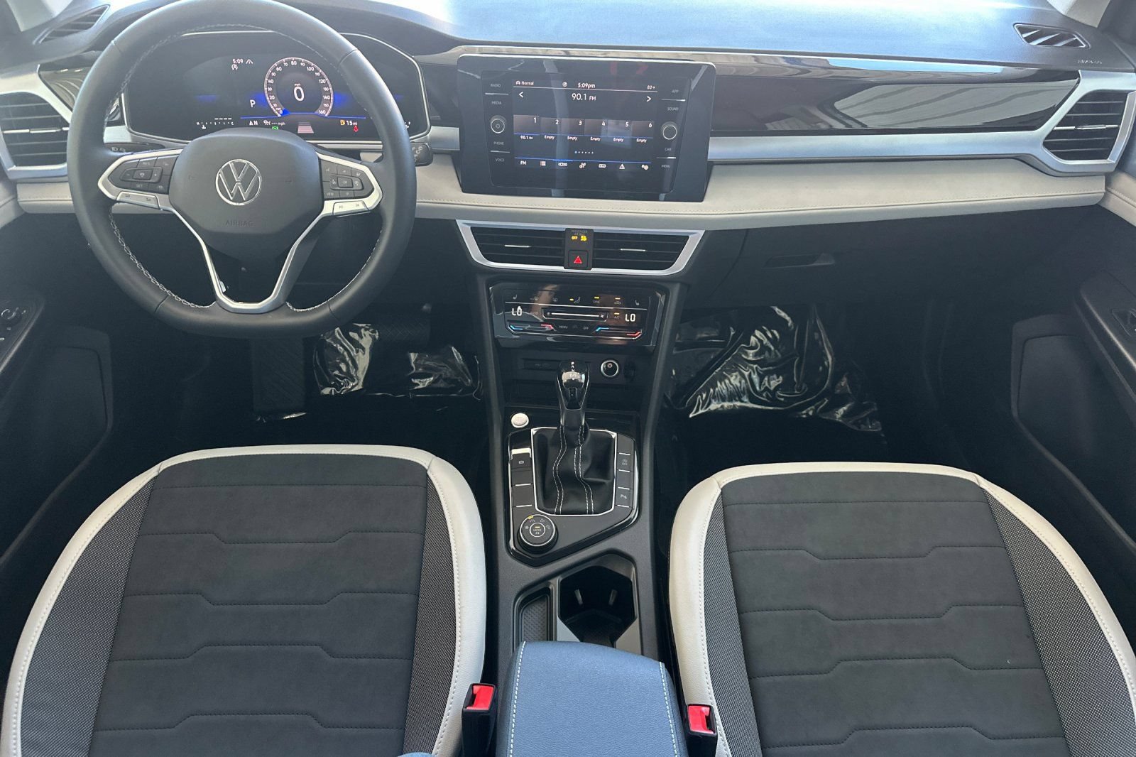 New 2026 Volkswagen Taos SE AWD/4WD image 12
