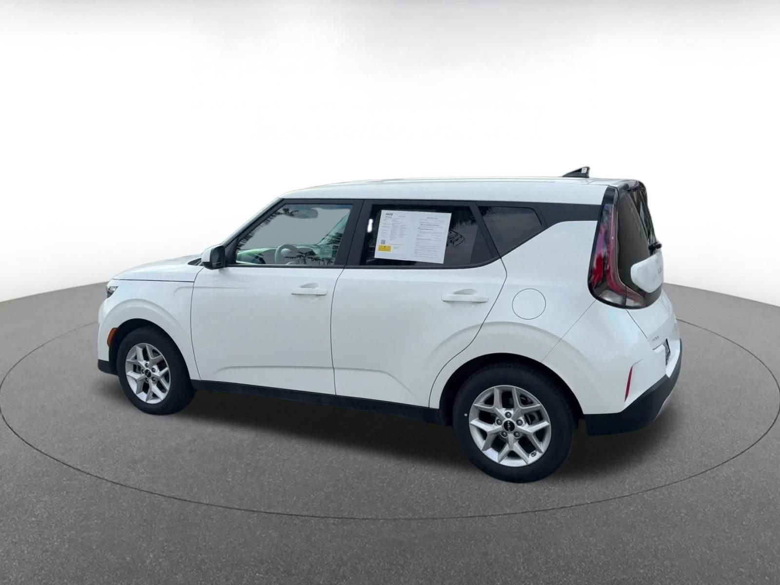 Used 2025 Kia Soul LX w/ LX Technology Package image 10