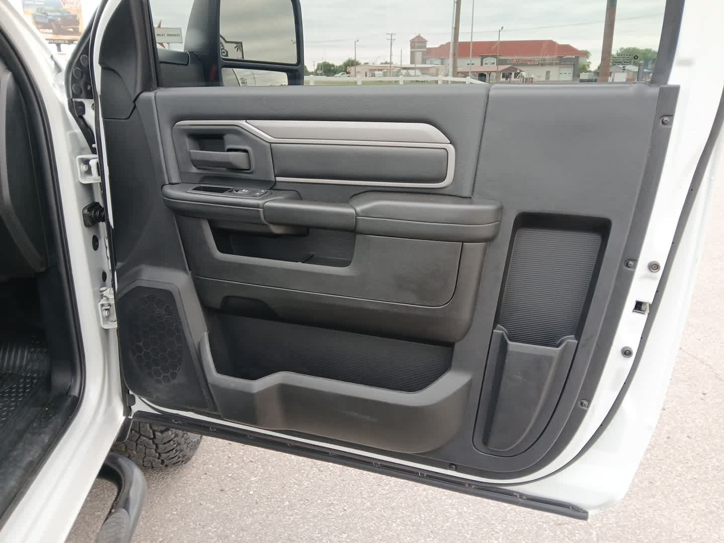 Used 2024 RAM 3500 Tradesman w/ Chrome Appearance Group AWD/4WD image 38