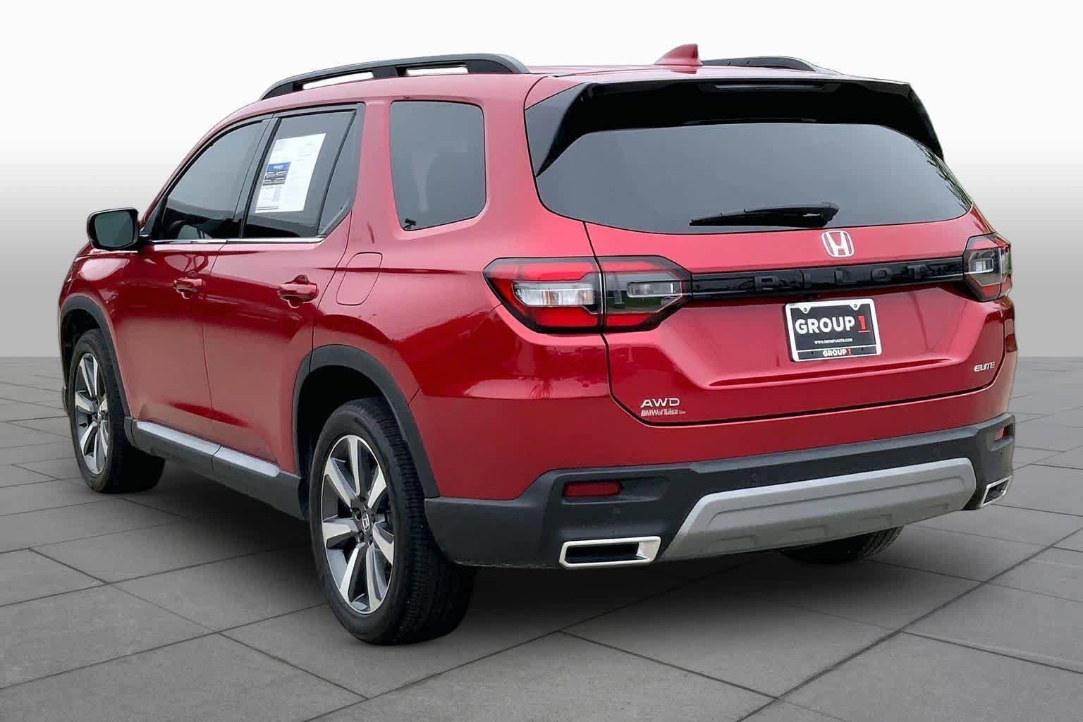 Used 2025 Honda Pilot Elite image 11