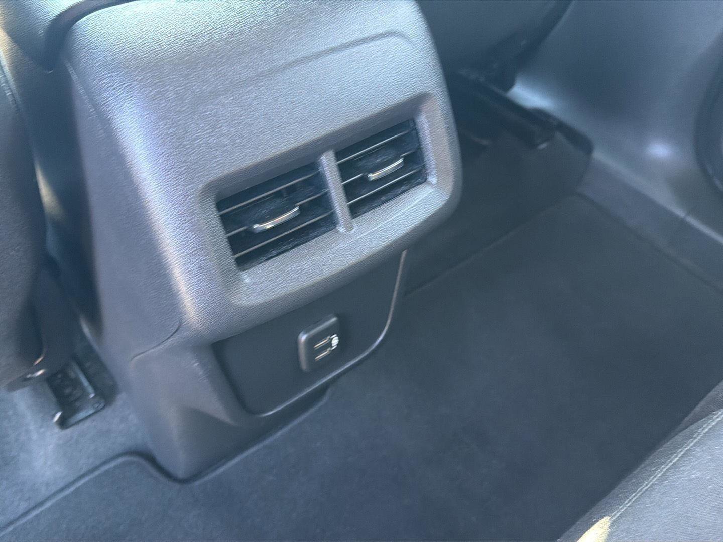 Used 2020 Chevrolet Equinox LT image 16