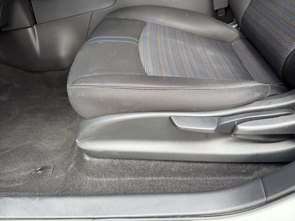Used 2025 Nissan Leaf S FWD image 28