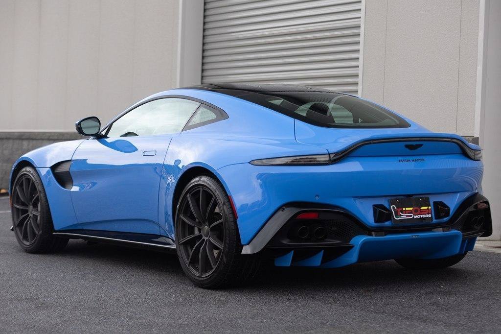 Used 2021 Aston Martin V8 Vantage Coupe RWD image 28