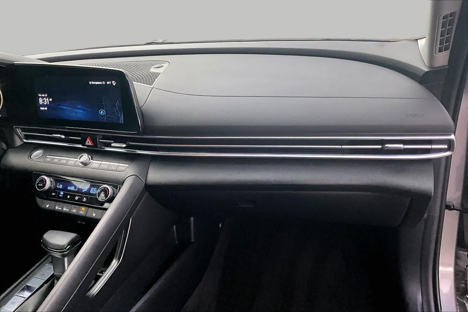 Used 2024 Hyundai Elantra SEL w/ Convenience Package FWD image 18