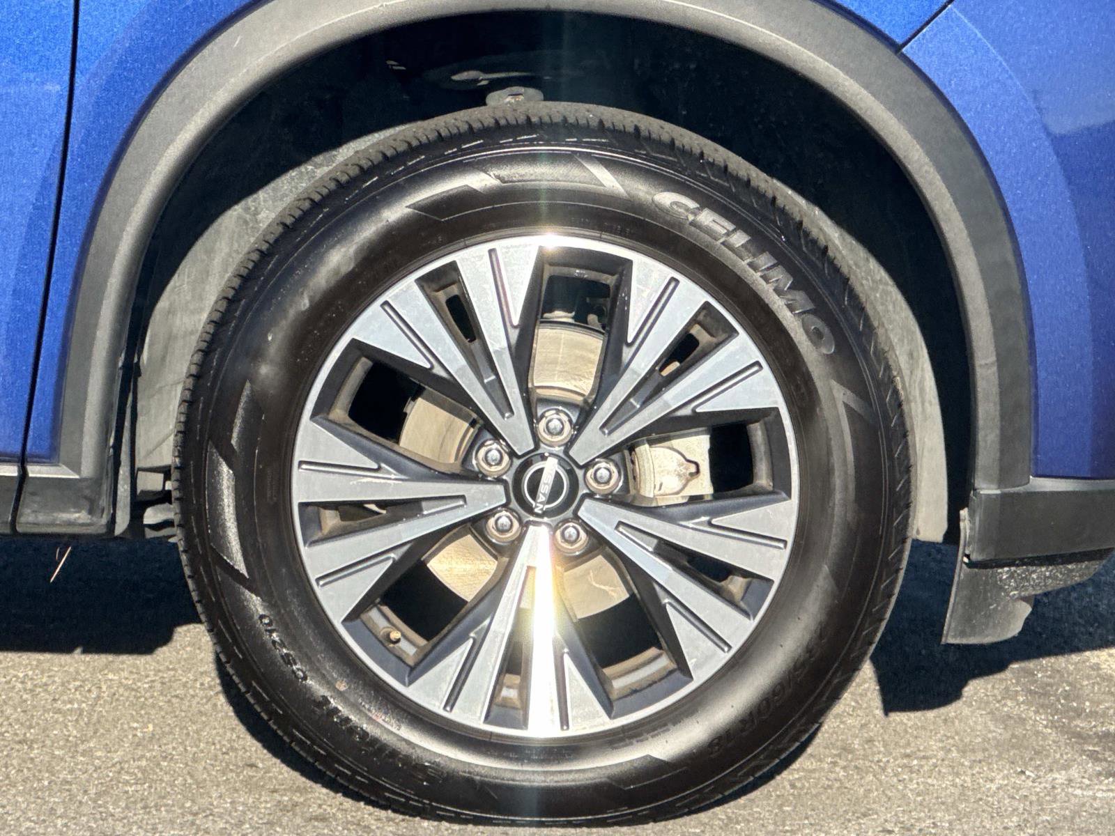 Used 2023 Nissan Rogue SV image 23