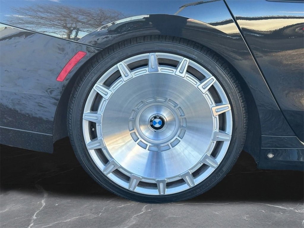 Used 2025 BMW 760i xDrive image 31