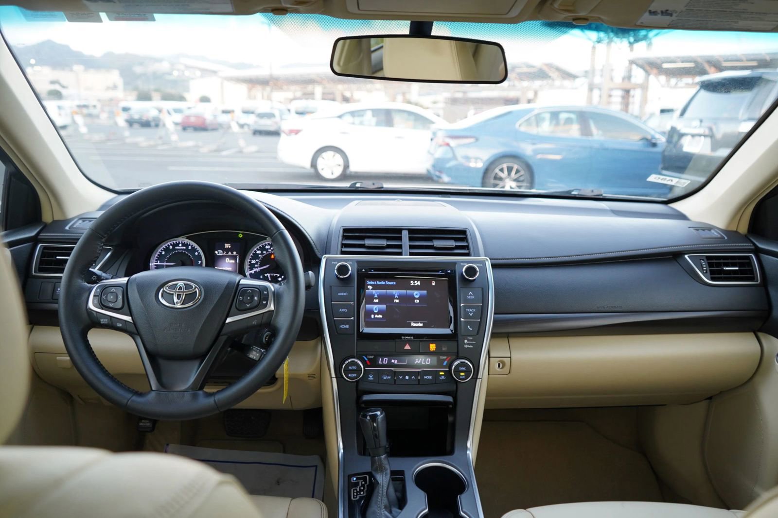 Used 2016 Toyota Camry XLE image 18