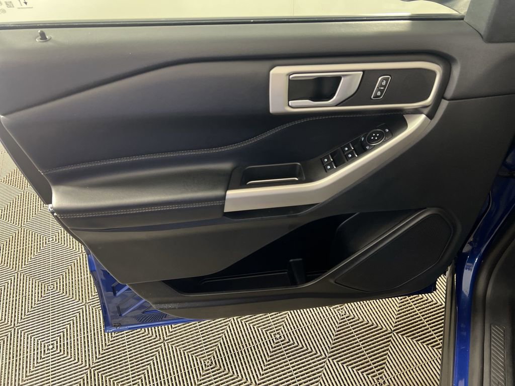 Used 2023 Ford Explorer XLT w/ Equipment Group 202A image 22