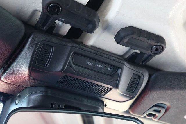 Used 2025 Jeep Wrangler Unlimited Rubicon AWD/4WD image 16