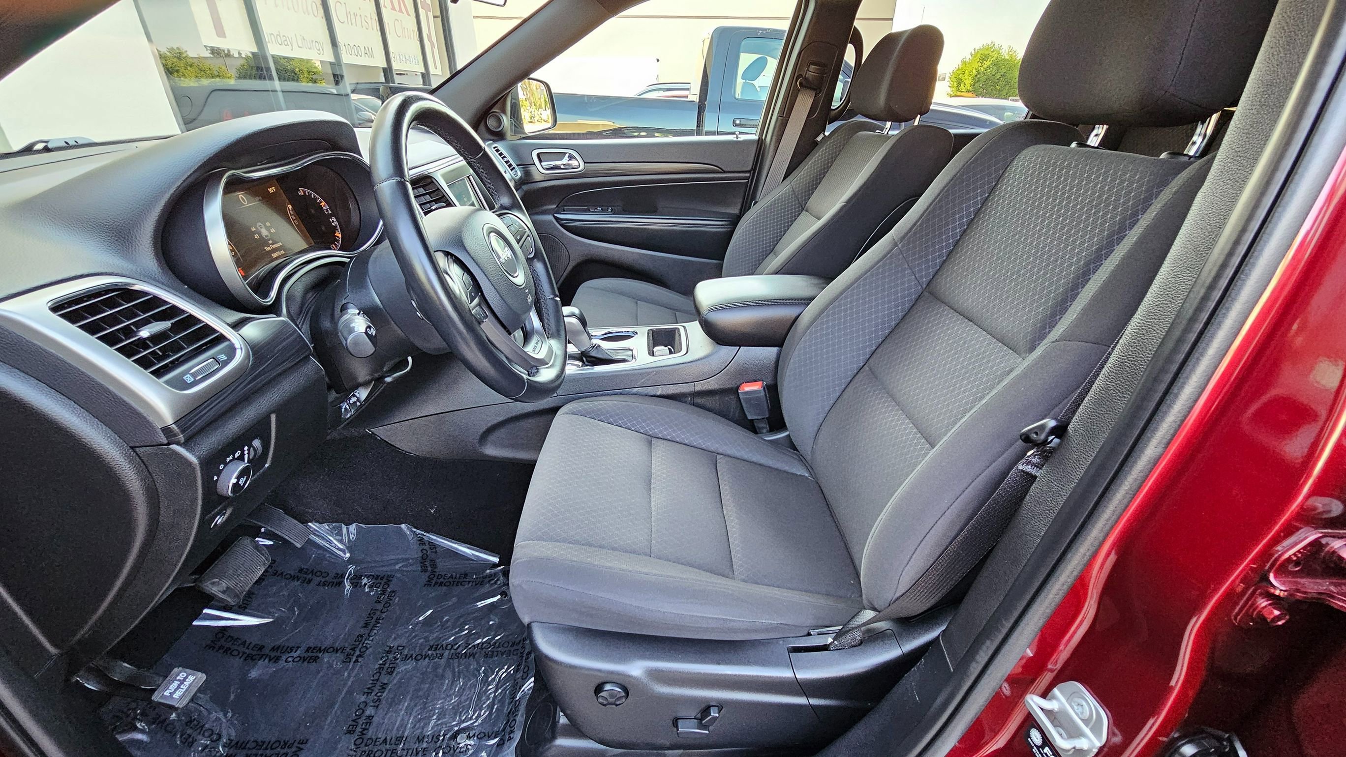 Used 2021 Jeep Grand Cherokee Laredo RWD image 14