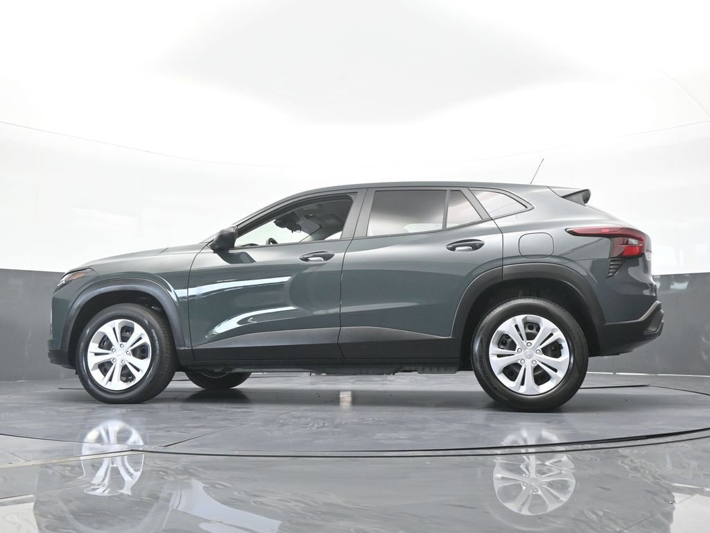 Used 2025 Chevrolet Trax LS FWD image 55
