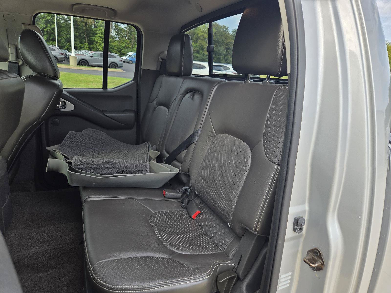 Used 2014 Nissan Frontier PRO-4X w/ Pro-4x Luxury Package AWD/4WD image 27