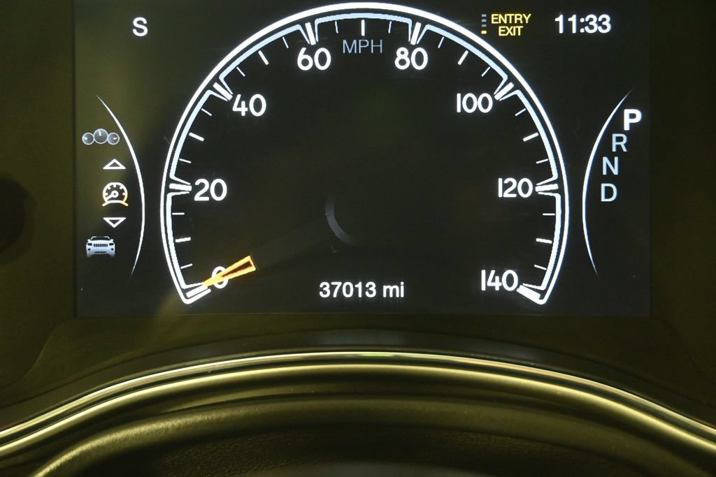 Used 2021 Jeep Grand Cherokee Summit AWD/4WD image 28