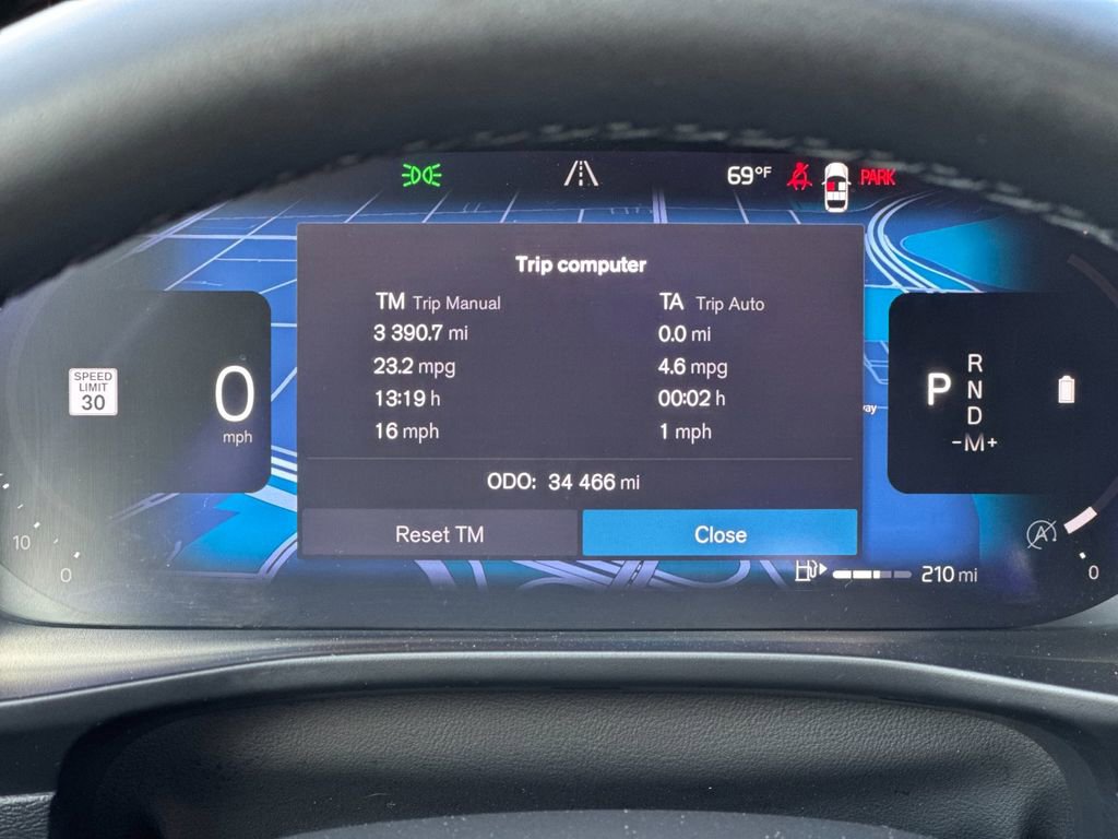 Certified 2023 Volvo XC40 B5 Ultimate AWD/4WD image 27