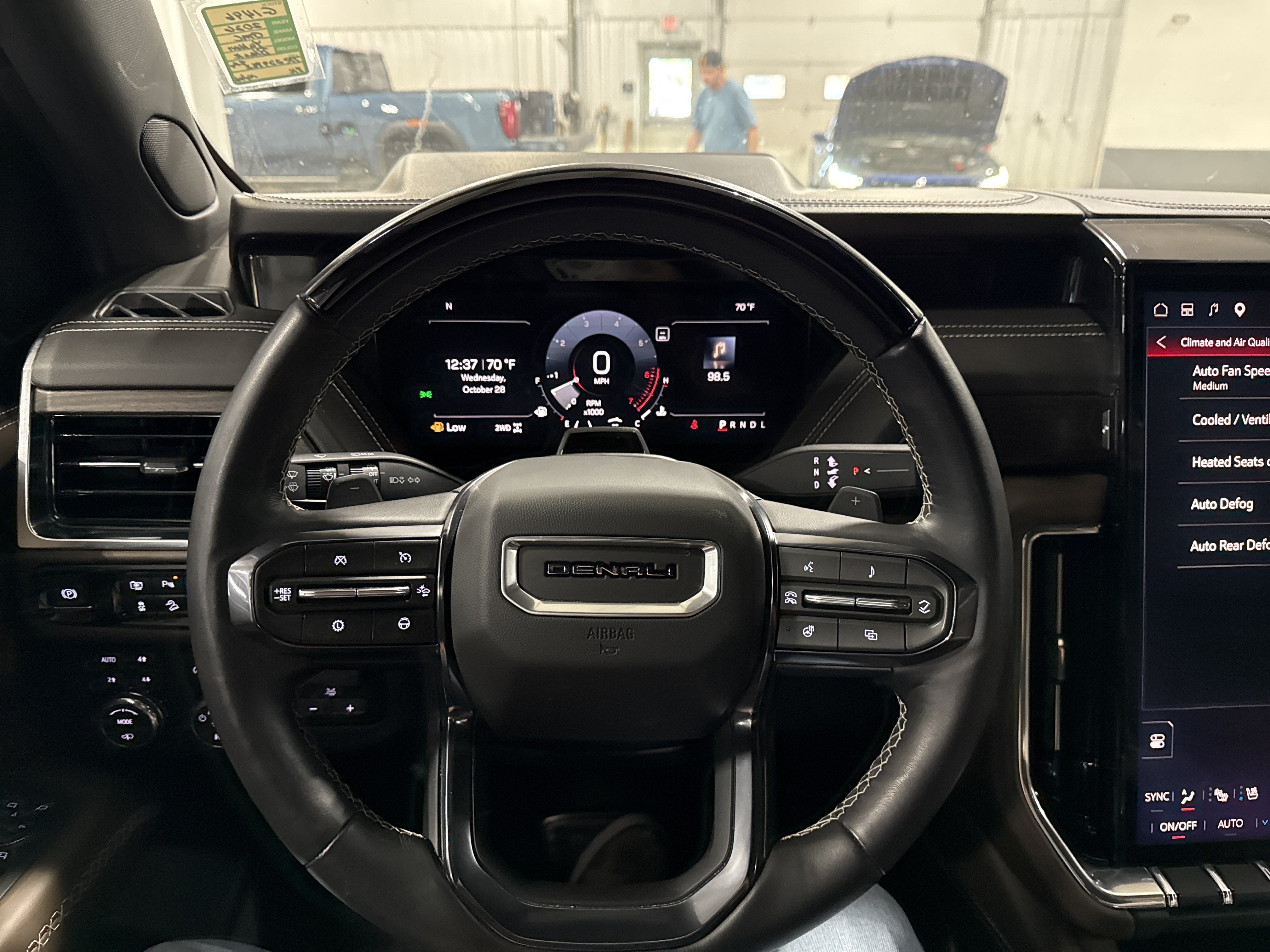 Used 2026 GMC Yukon Denali Ultimate AWD/4WD image 10