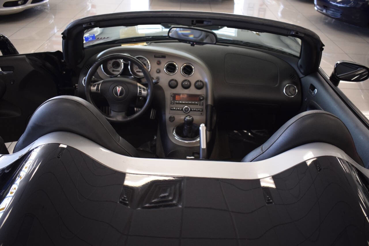 Used 2007 Pontiac Solstice Base 2dr Convertible w/ Premium Package image 36