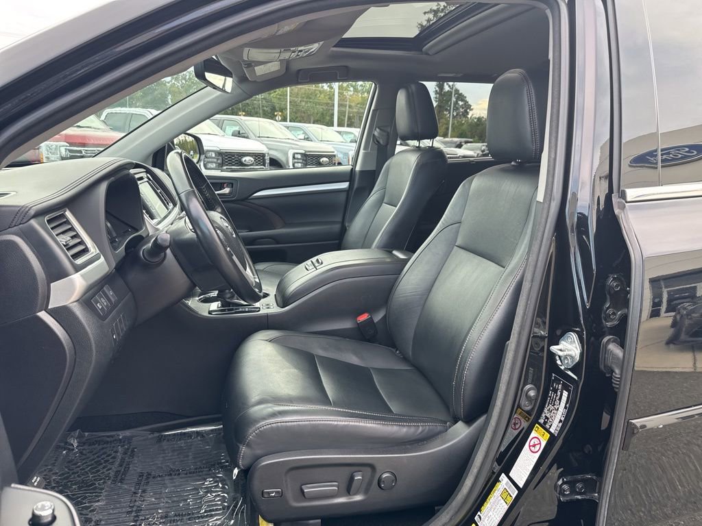 Used 2018 Toyota Highlander XLE image 9