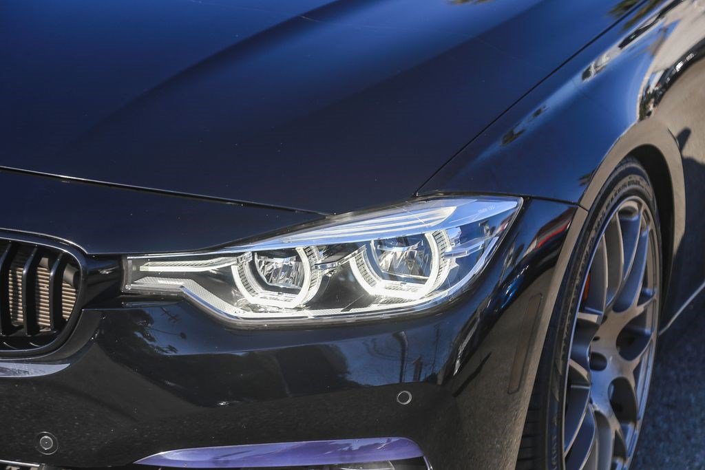 Used 2017 BMW 330i xDrive Wagon AWD/4WD image 4