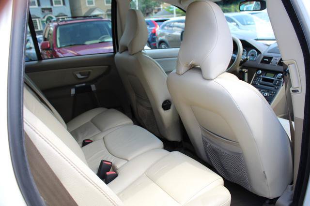 Used 2011 Volvo XC90 3.2 FWD image 24