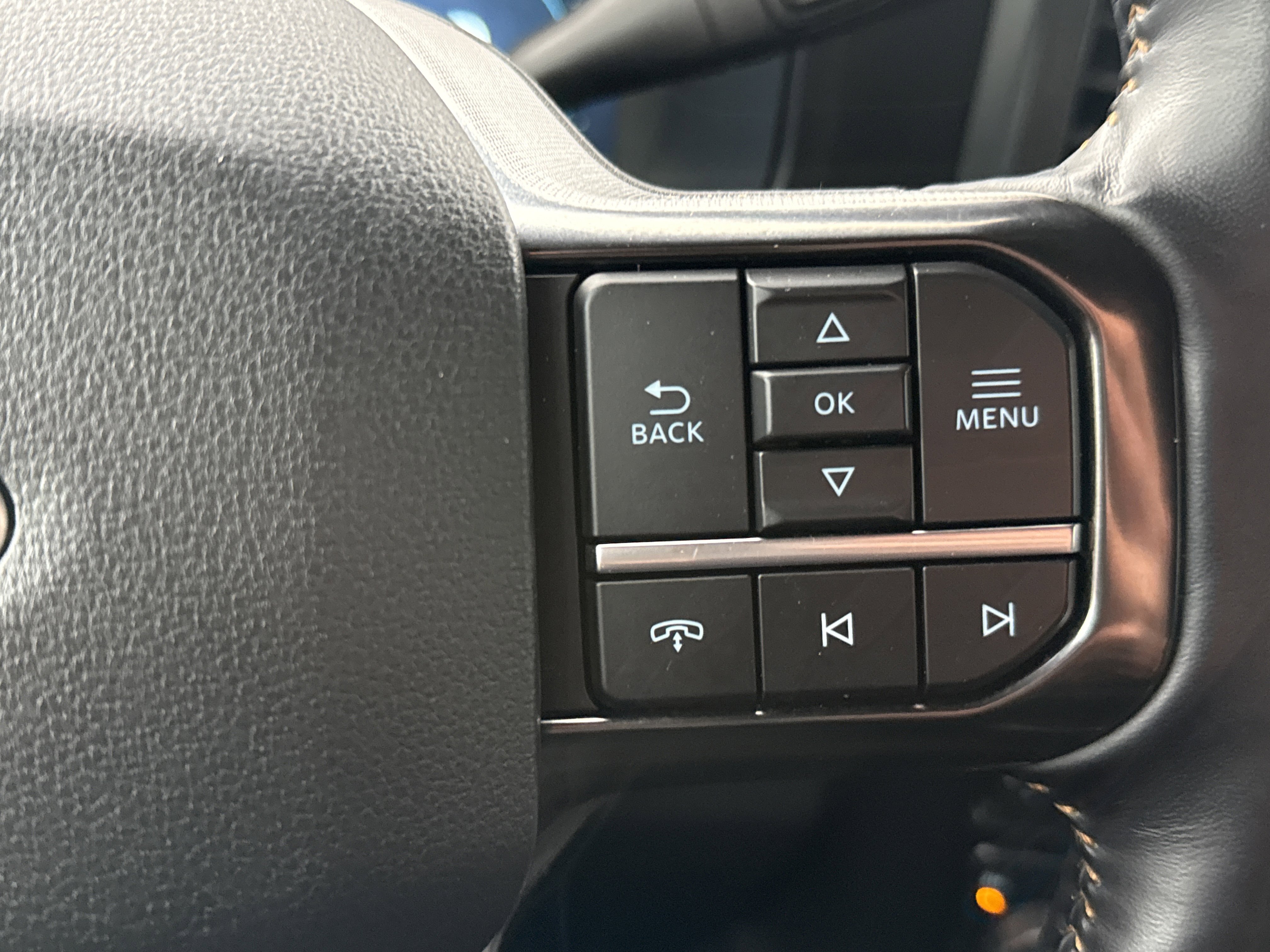 Used 2023 Ford F350 Platinum w/ FX4 Off-Road Package image 14