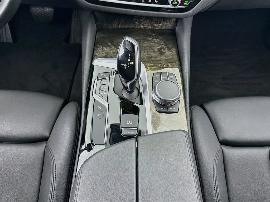 Used 2020 BMW 530i w/ Convenience Package RWD image 14