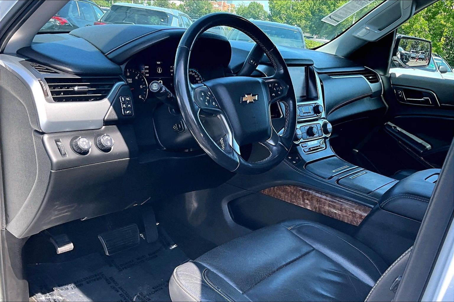 Used 2017 Chevrolet Tahoe Premier AWD/4WD image 13