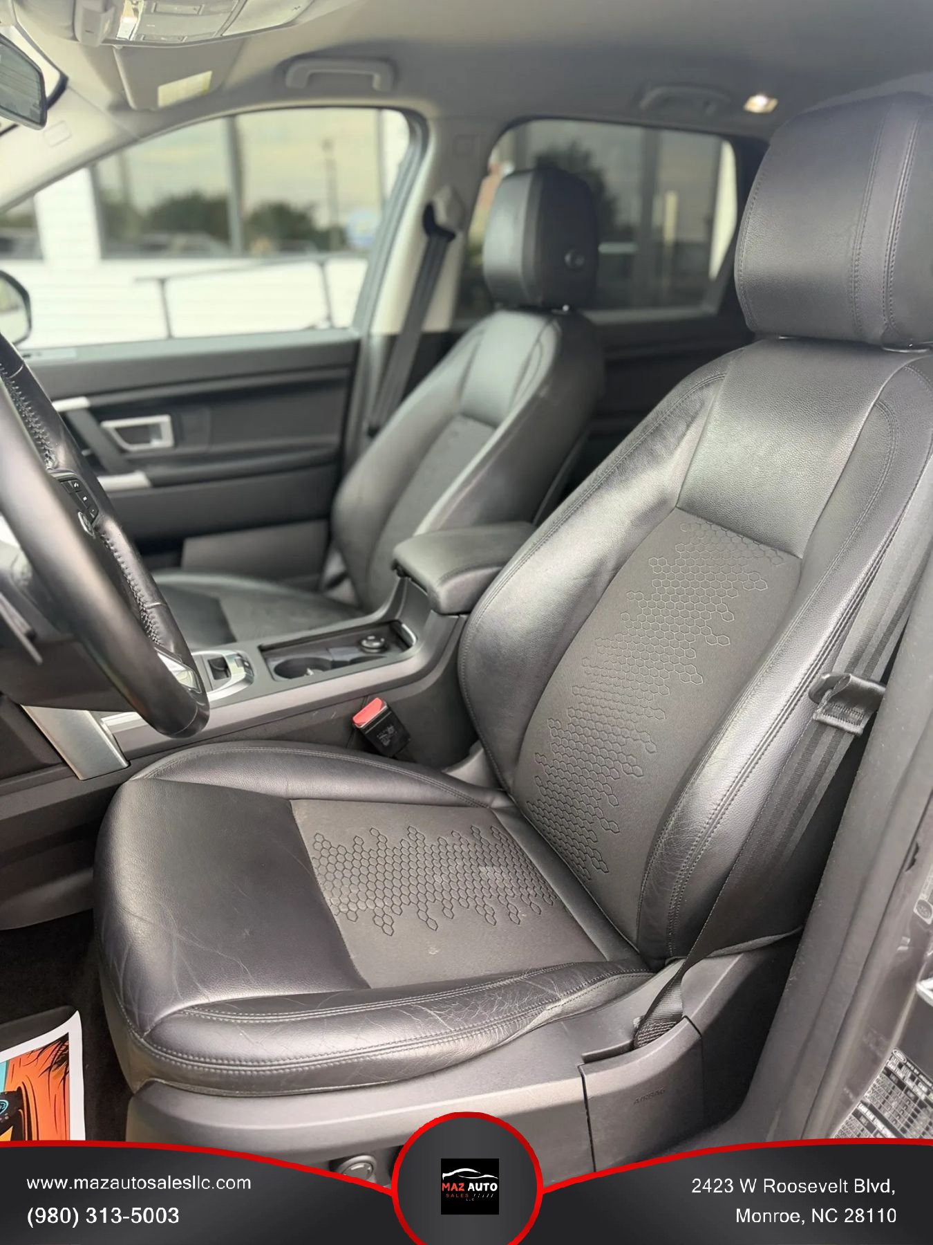 Used 2018 Land Rover Discovery Sport SE AWD/4WD image 13