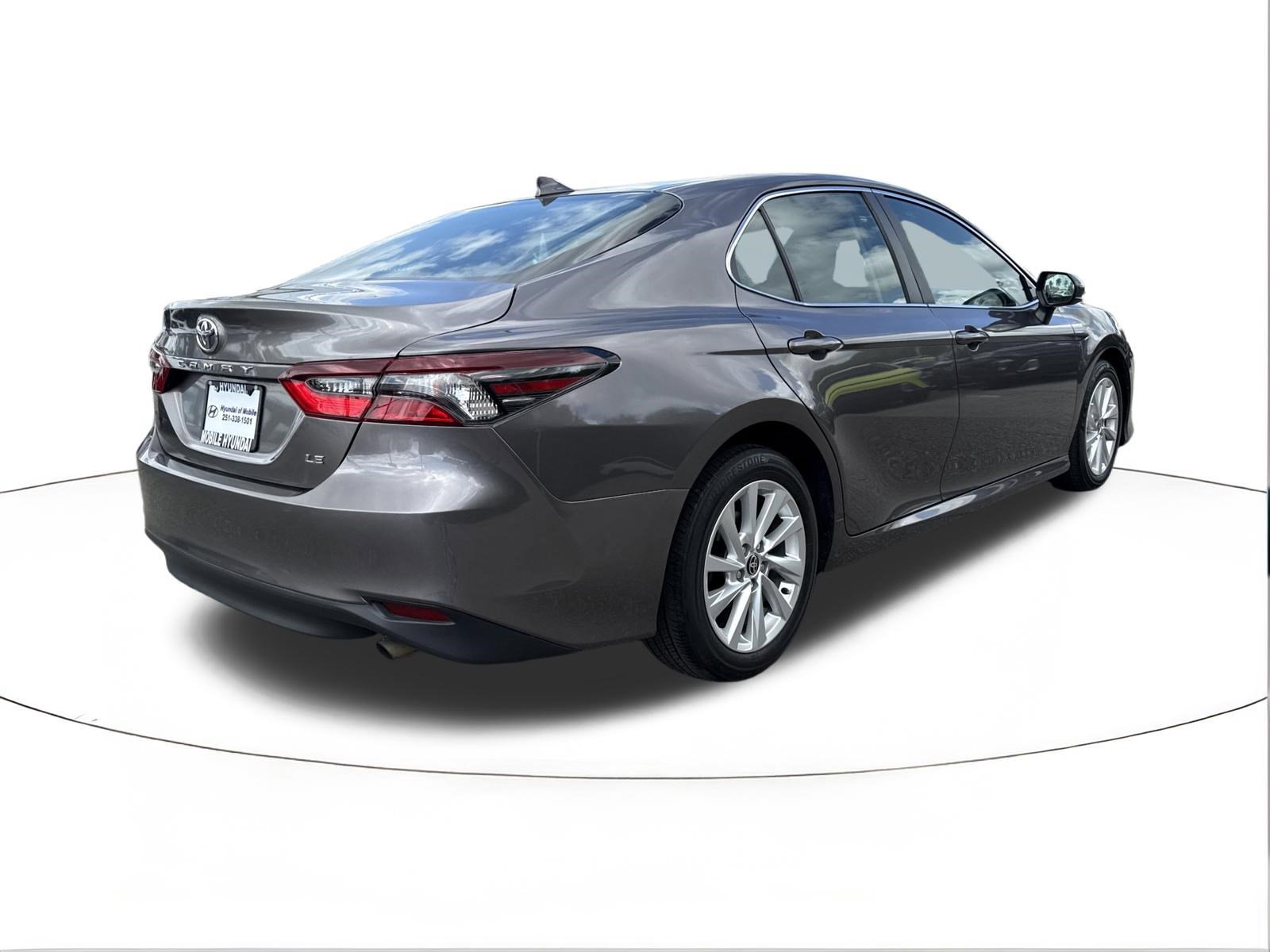 Used 2023 Toyota Camry LE FWD image 3