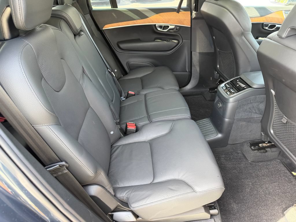 Certified 2025 Volvo XC90 T8 Plus AWD/4WD image 18