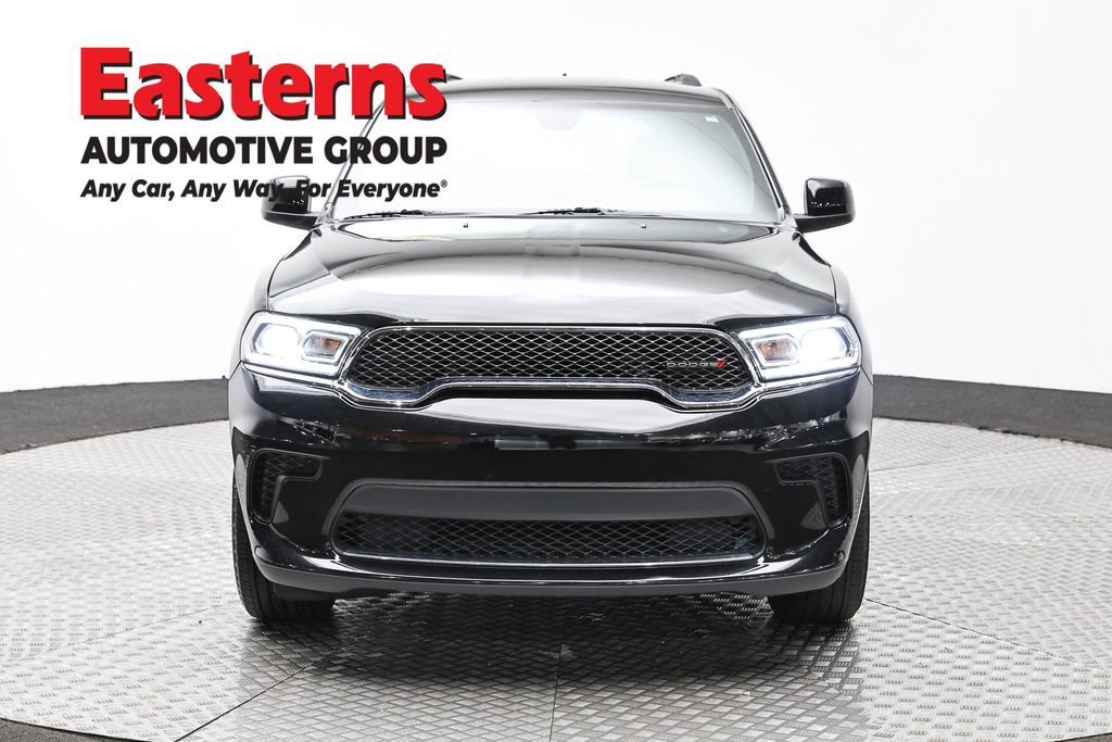 Used 2023 Dodge Durango SXT image 2