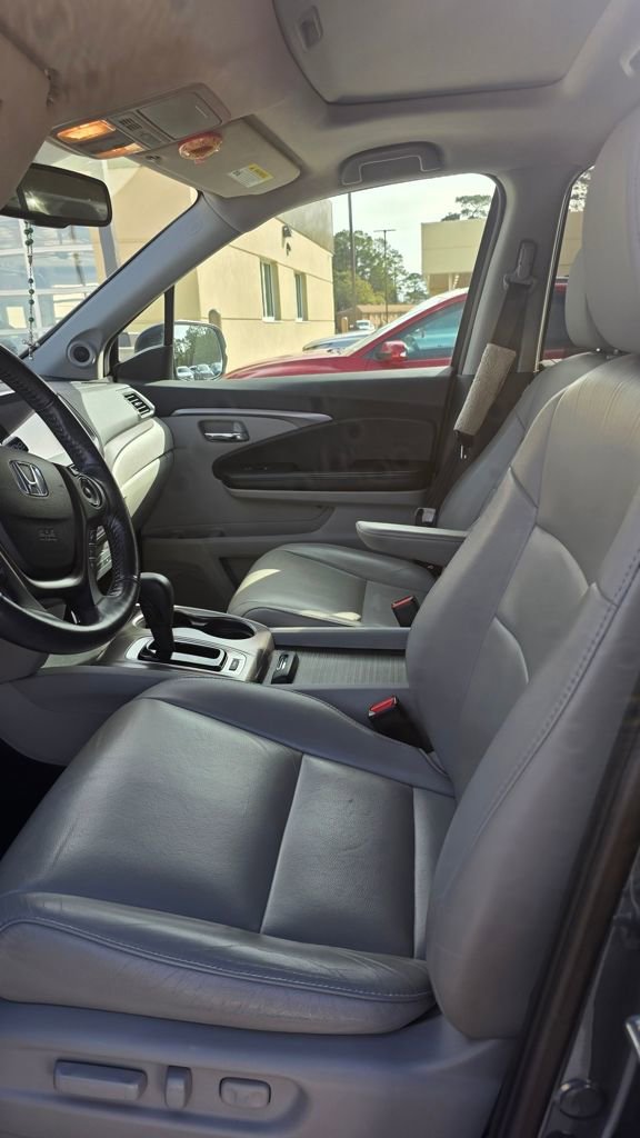 Used 2017 Honda Pilot EX-L image 2