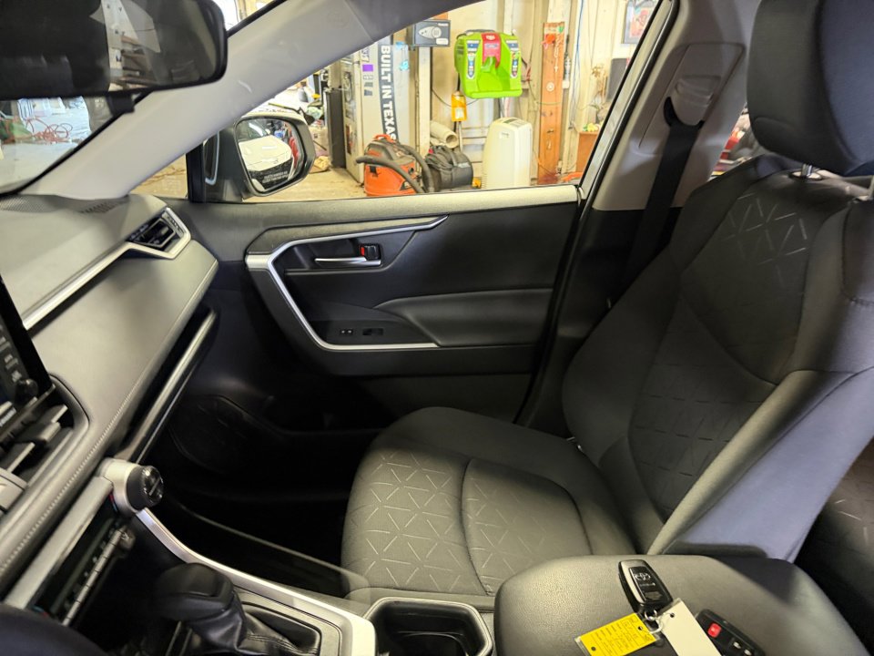 Used 2020 Toyota RAV4 XLE w/ All Weather Liner Package AWD/4WD image 32