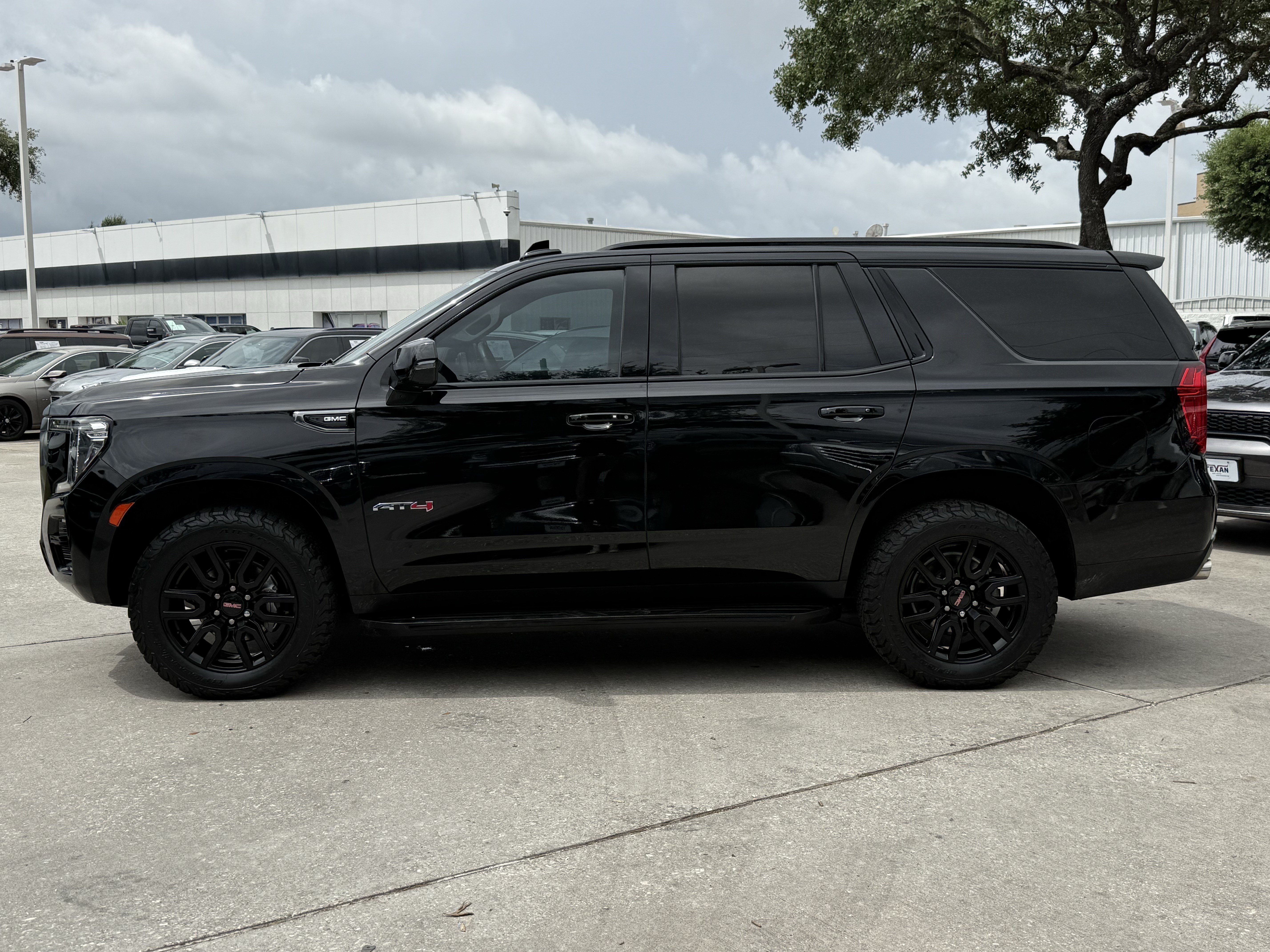 Used 2023 GMC Yukon AT4 w/ Max Trailering Package AWD/4WD image 8