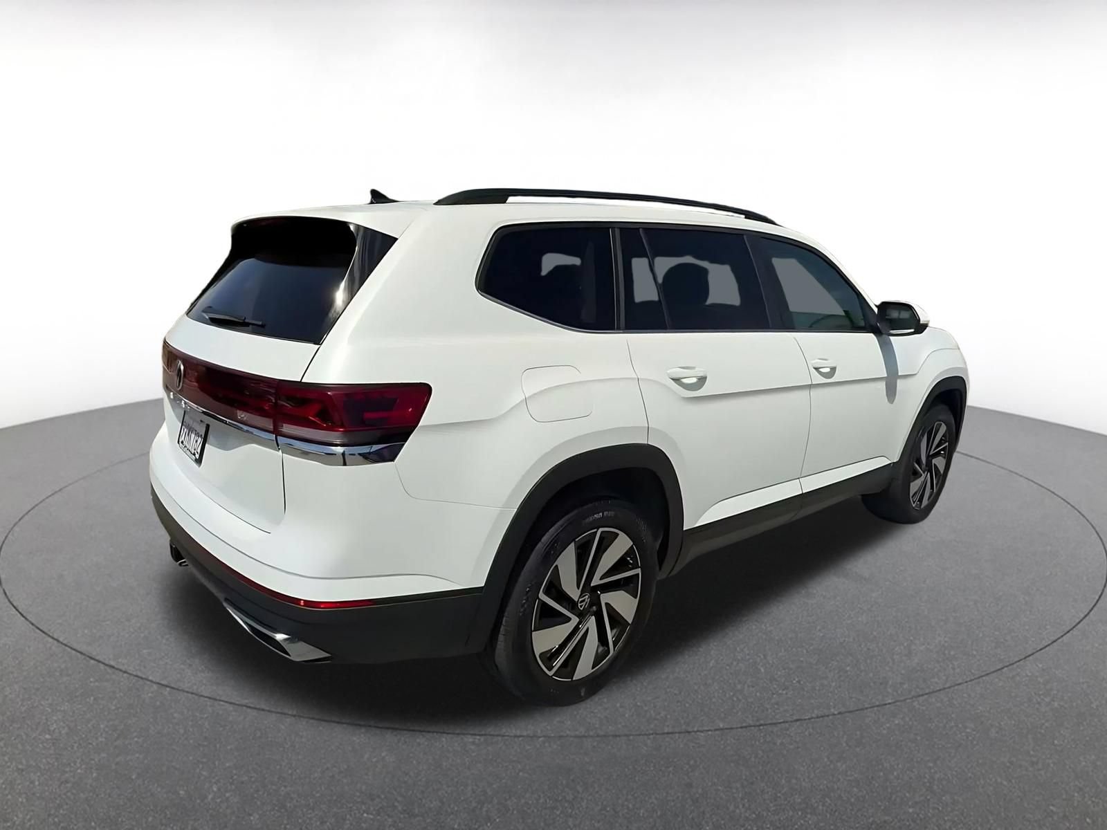 Used 2026 Volkswagen Atlas SE FWD image 12