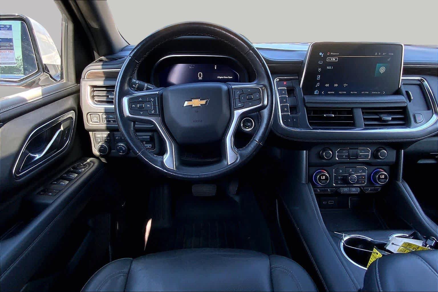 Used 2022 Chevrolet Suburban LT w/ LT Signature Package AWD/4WD image 6