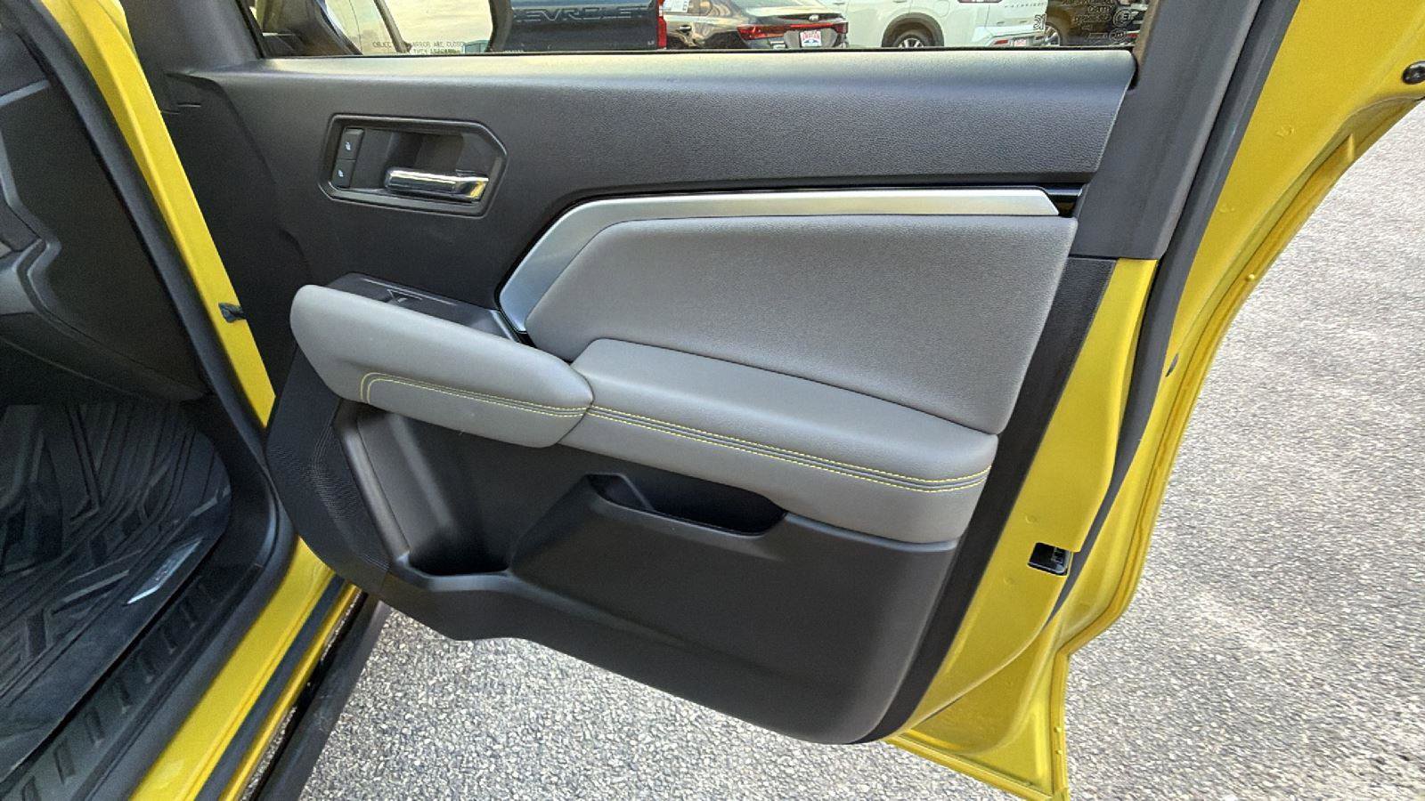 Certified 2023 Chevrolet Colorado ZR2 w/ ZR2 Convenience Package III AWD/4WD image 15