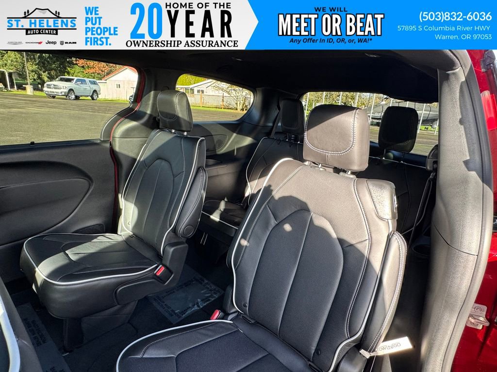 New 2026 Chrysler Pacifica Limited image 35