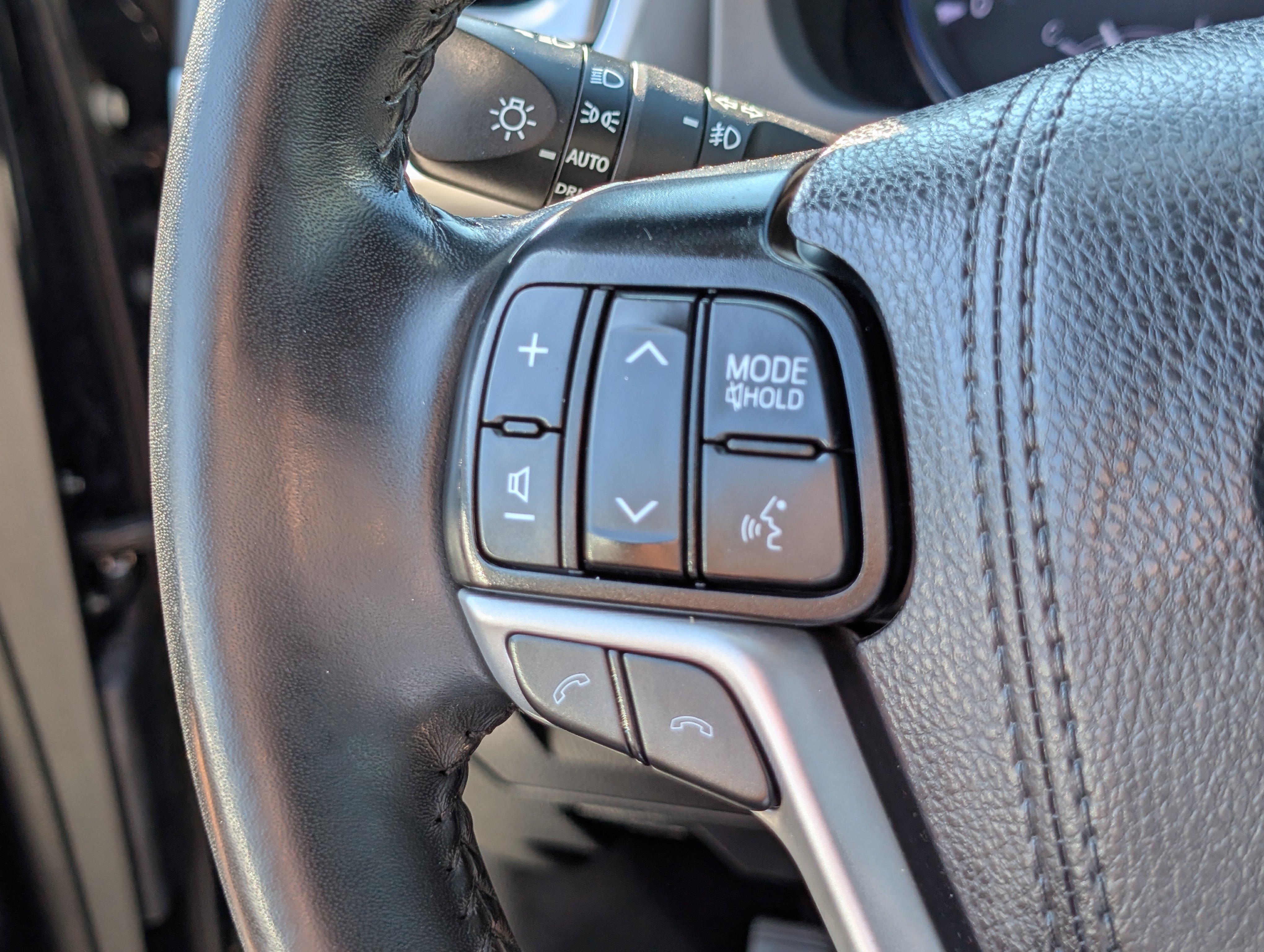 Used 2019 Toyota Highlander XLE AWD/4WD image 21