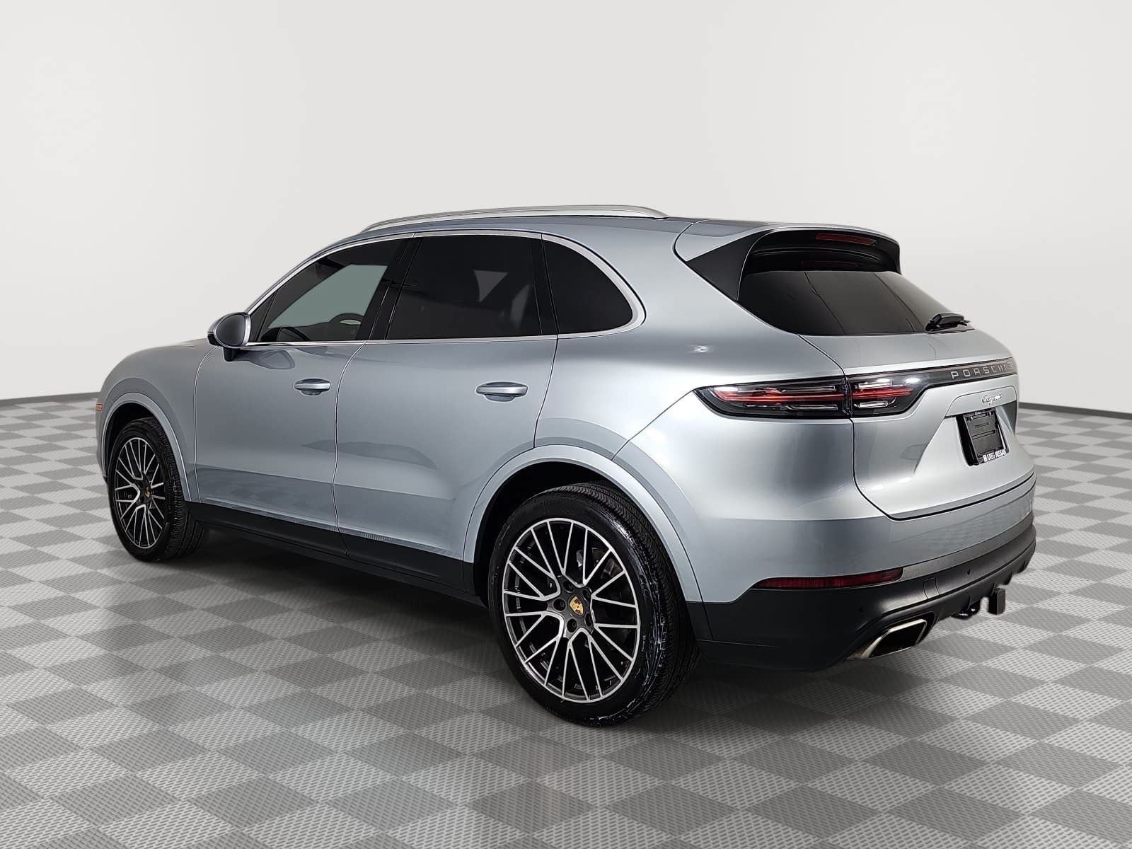 Used 2023 Porsche Cayenne Platinum Edition AWD/4WD image 6