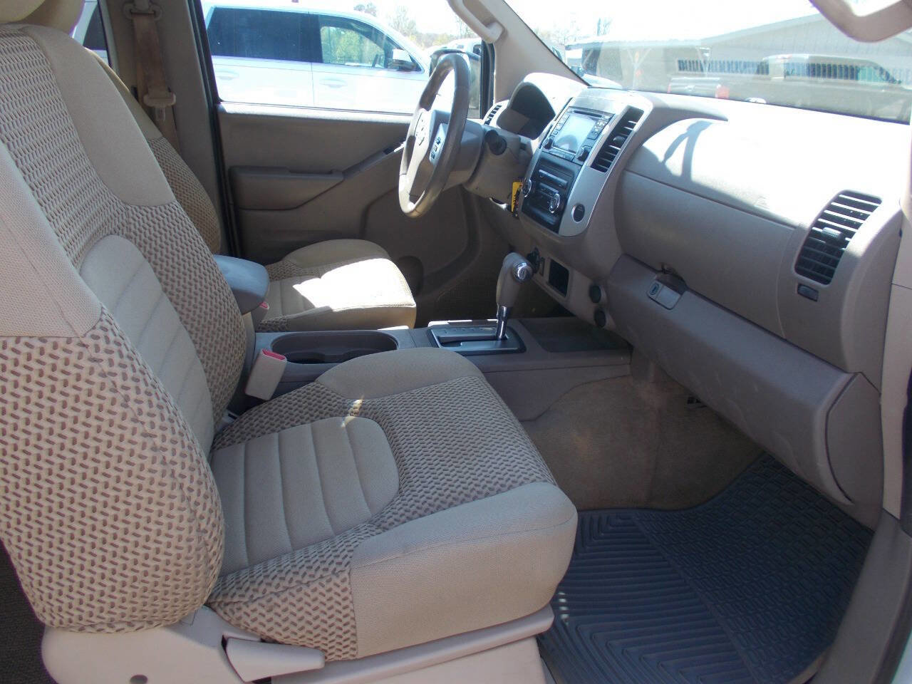 Used 2016 Nissan Frontier SV AWD/4WD image 8