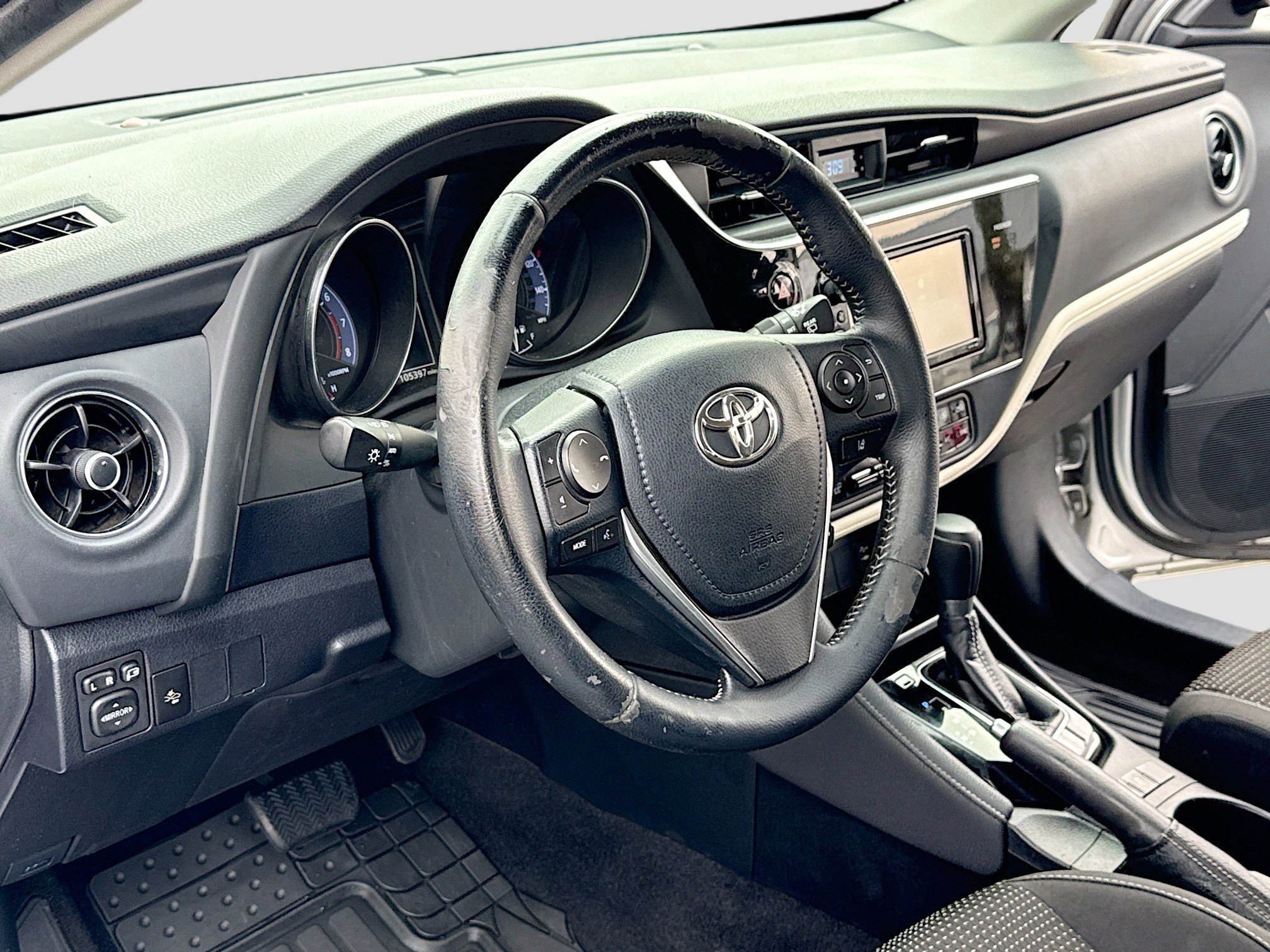 Used 2017 Toyota Corolla iM image 4