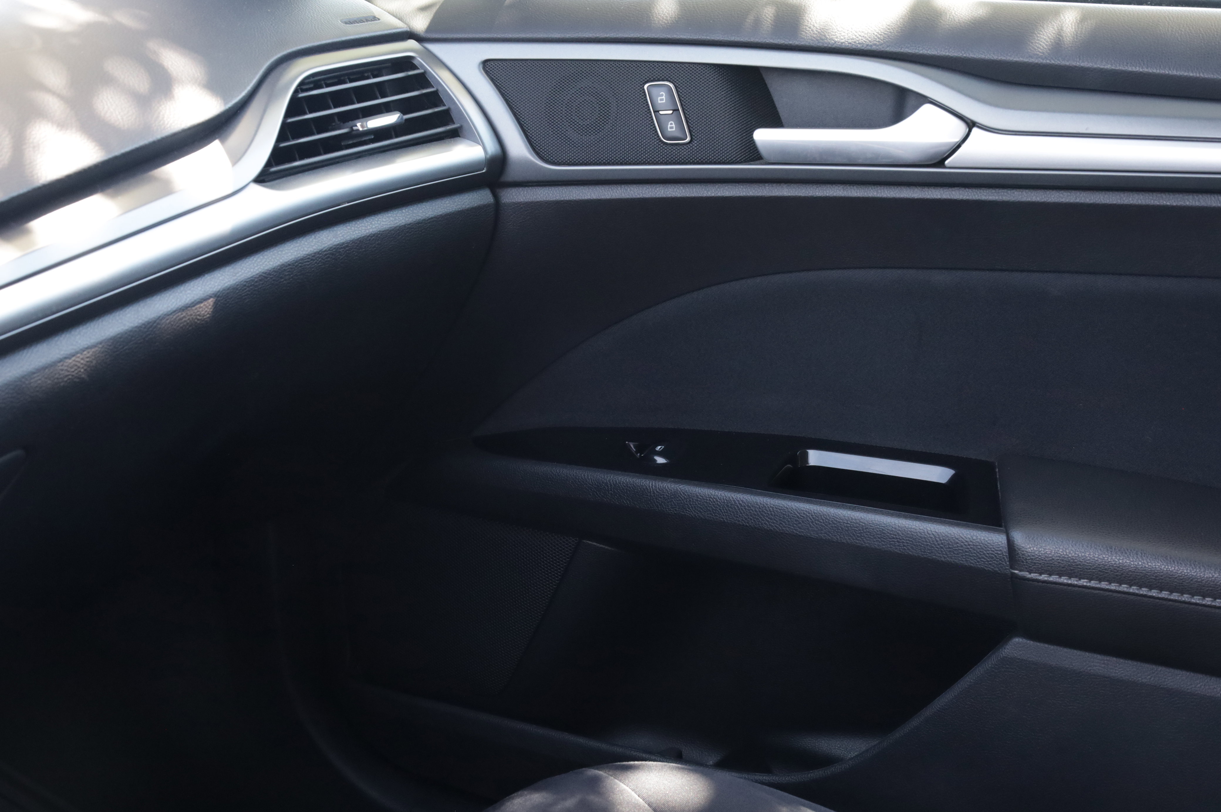 Used 2013 Ford Fusion SE FWD image 13