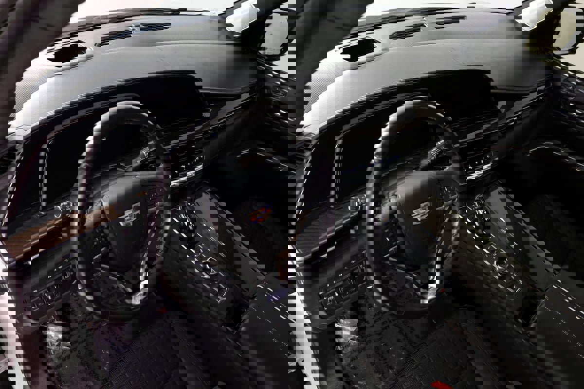 Used 2022 Cadillac Escalade ESV Sport Platinum w/ Heavy-Duty Trailer Package image 25