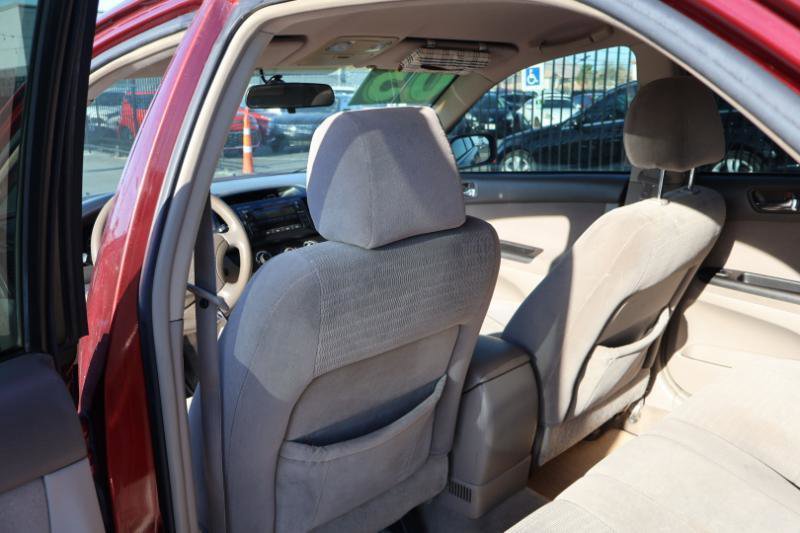 Used 2005 Toyota Camry LE image 24