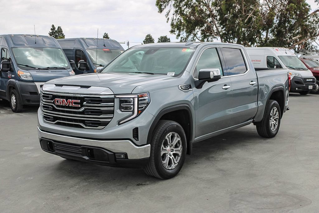 Used 2024 GMC Sierra 1500 SLT AWD/4WD image 4