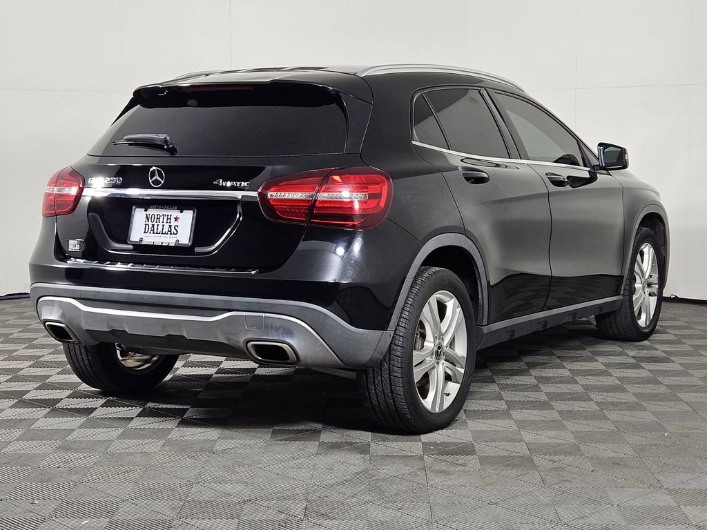 Used 2020 Mercedes-Benz GLA 250 4MATIC w/ Premium Package image 4