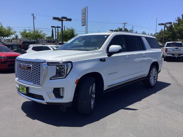 Used 2022 GMC Yukon XL Denali AWD/4WD image 4