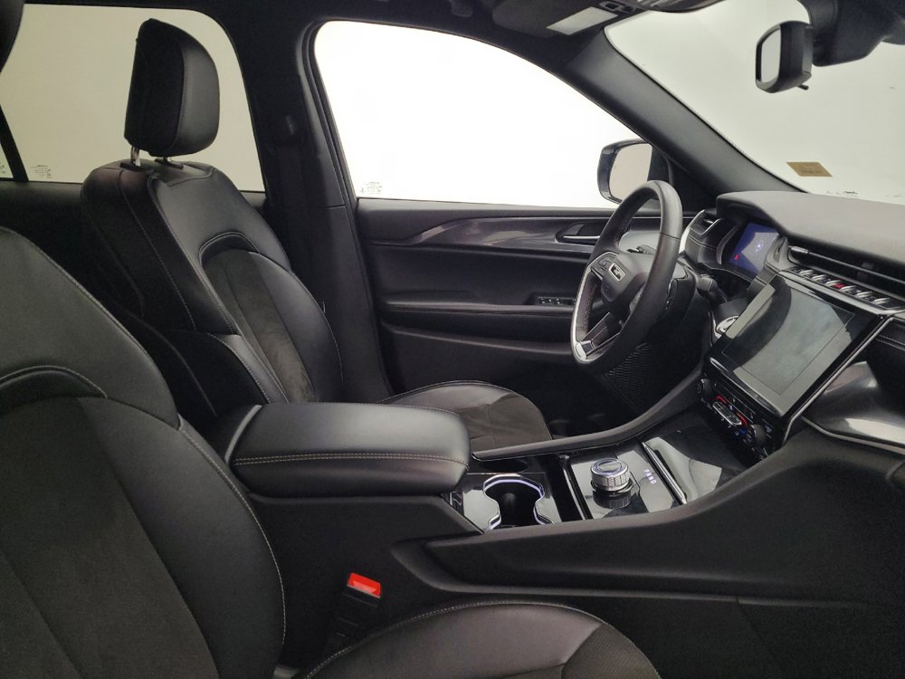 Used 2023 Jeep Grand Cherokee Altitude image 21