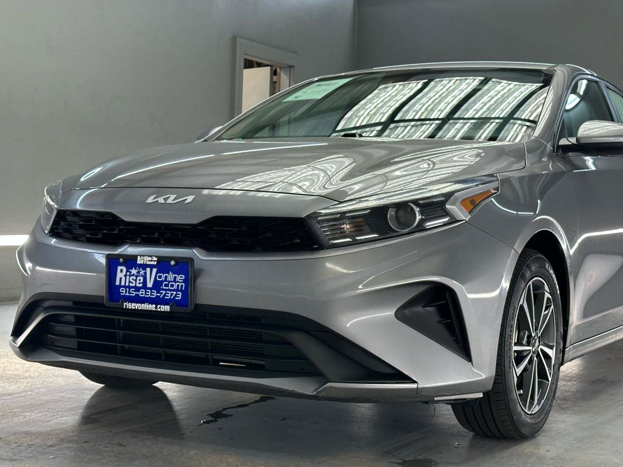 Used 2022 Kia Forte LXS FWD image 4